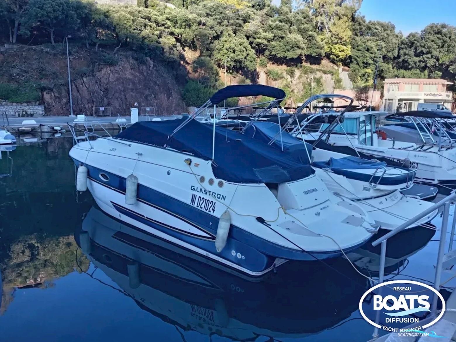 Glastron  Gs 269 Motorboat 2009, with Volvo Penta engine, France