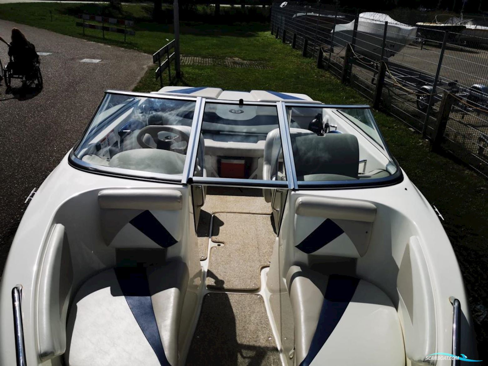 Glastron  GT 185
