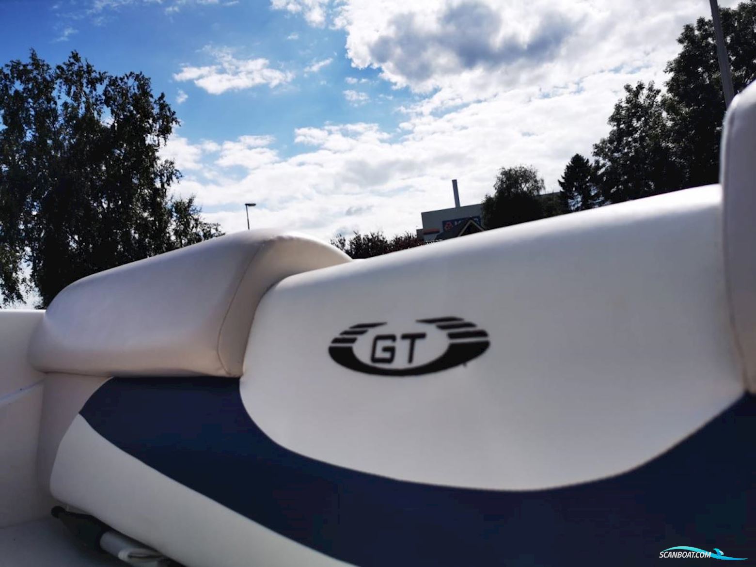 Glastron  GT 185