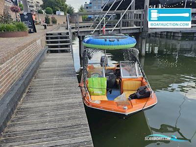 Glastron Bow Motorboat 1986, with Yamaha engine, The Netherlands