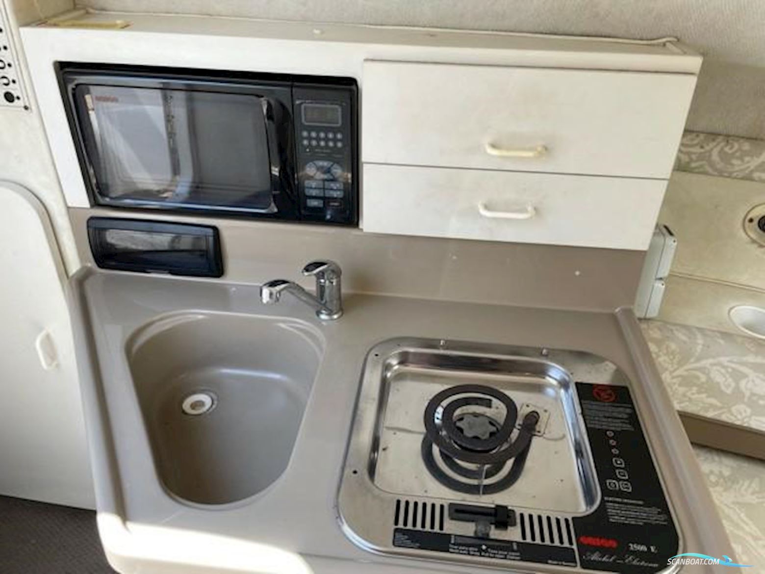 Glastron GS 249 Volvo D3 Diesel