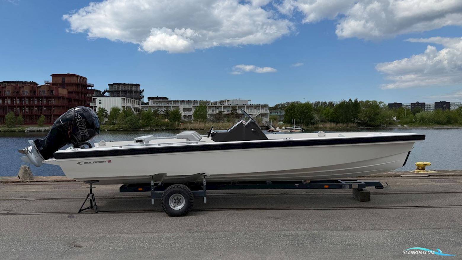 Goldfish 28 Tender