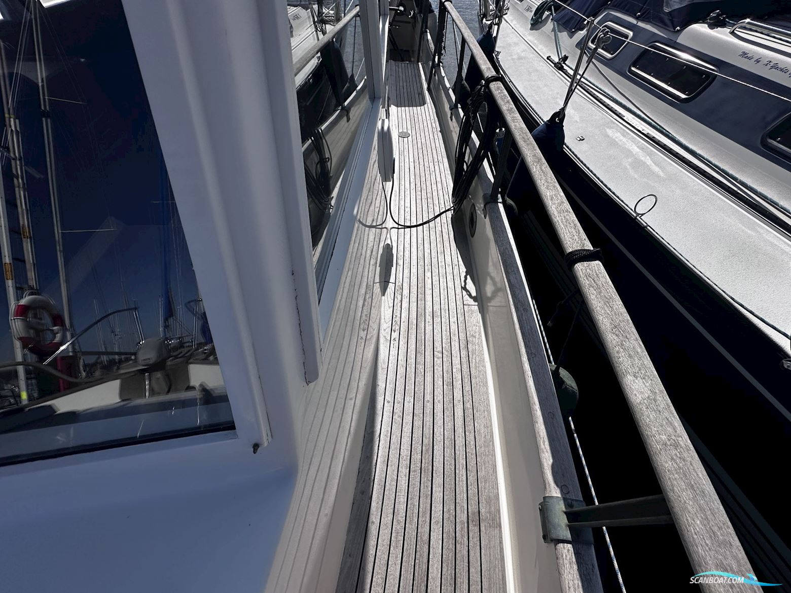 Grand Banks 32