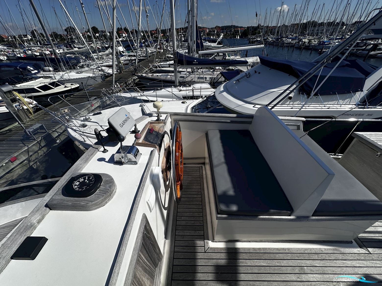 Grand Banks 32