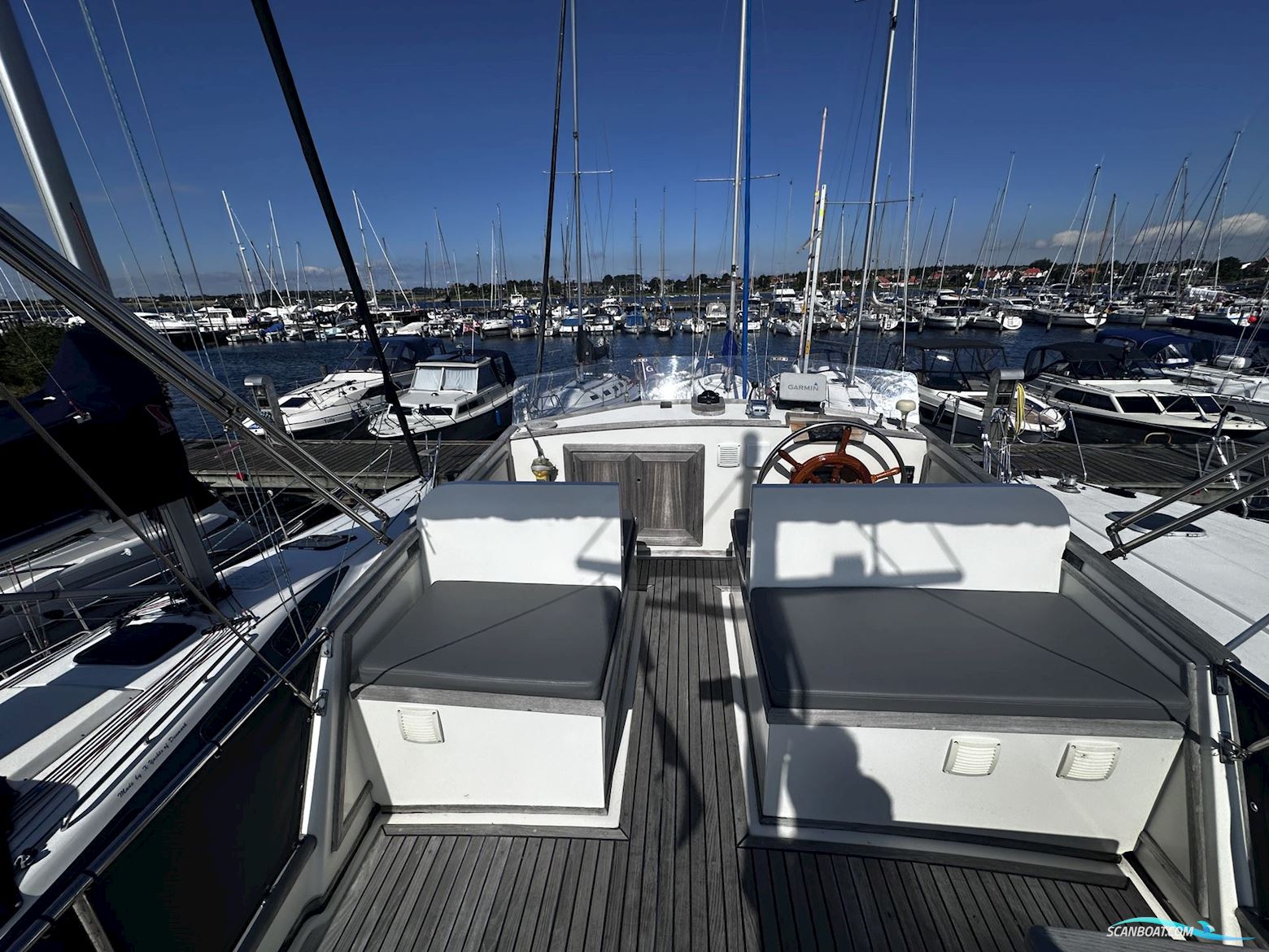 Grand Banks 32
