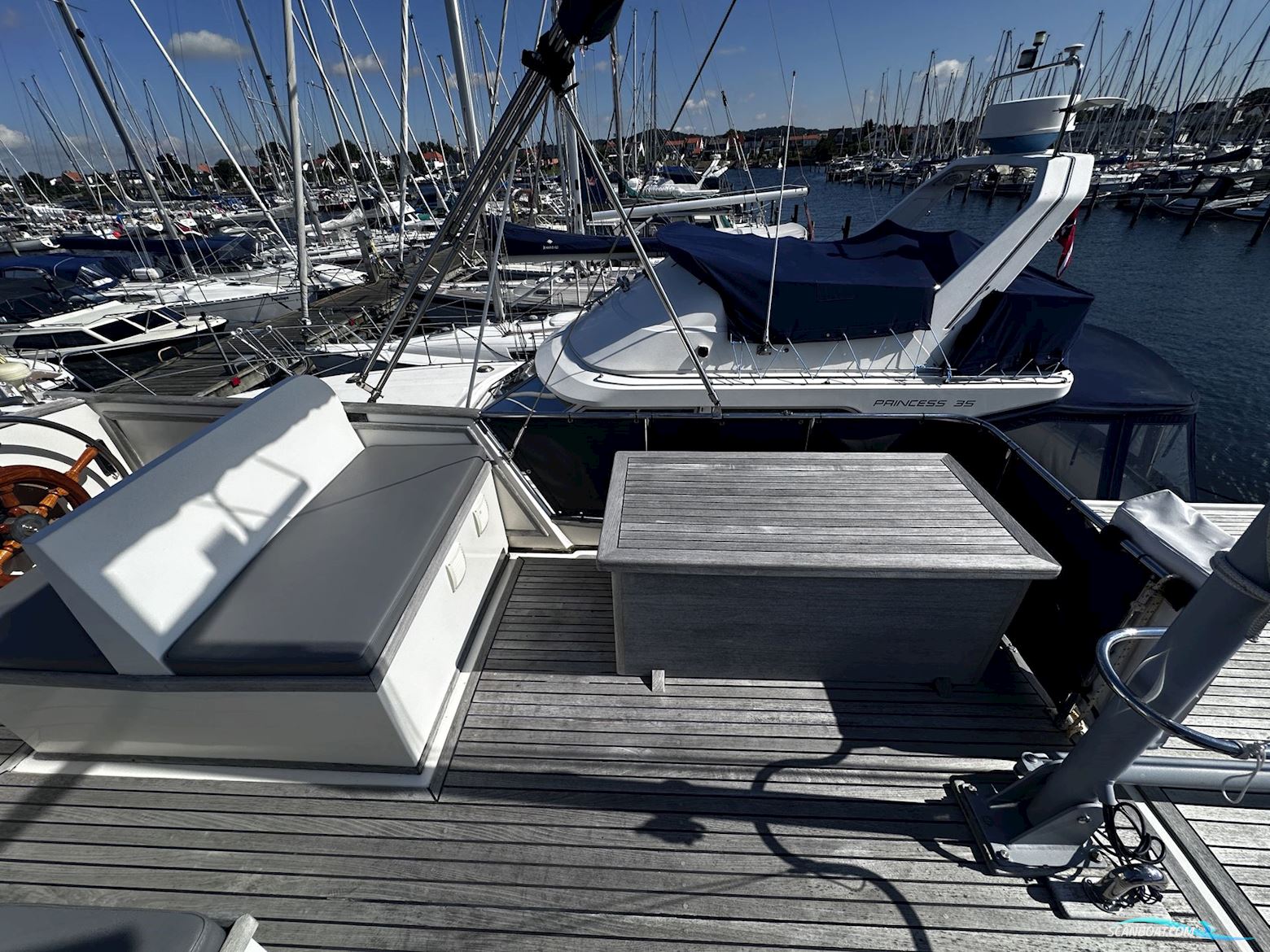Grand Banks 32