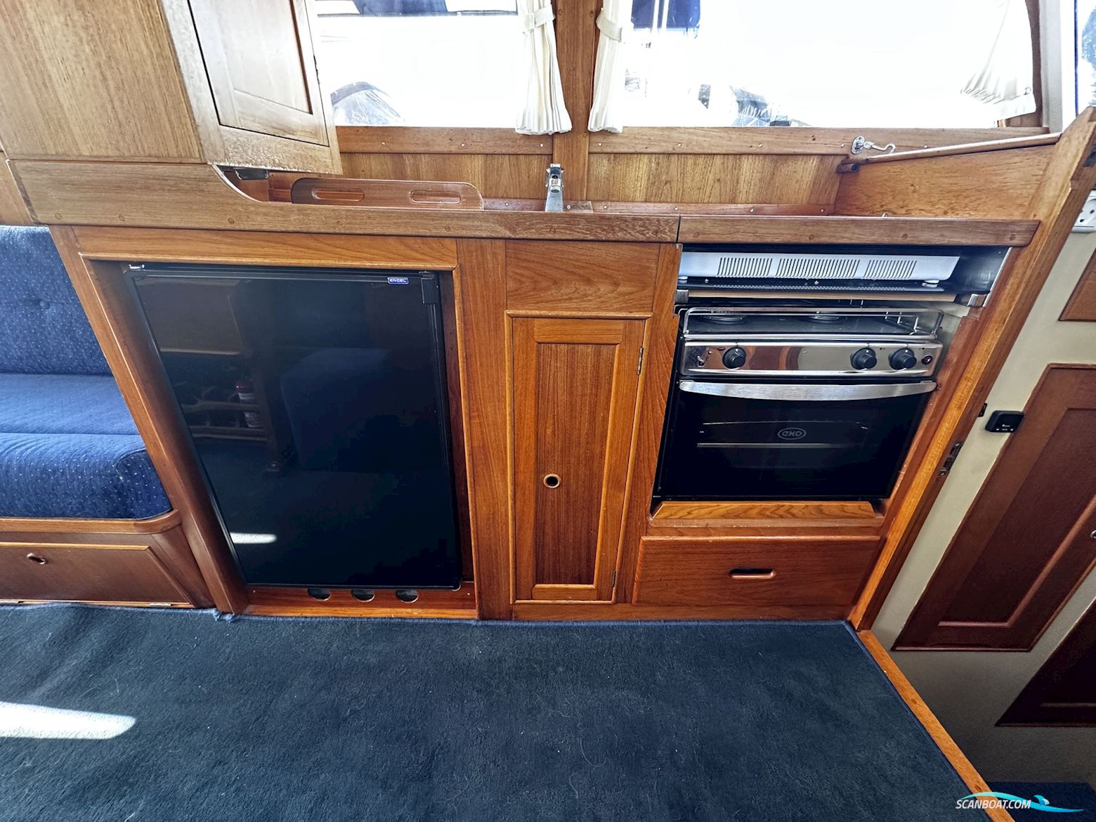 Grand Banks 32