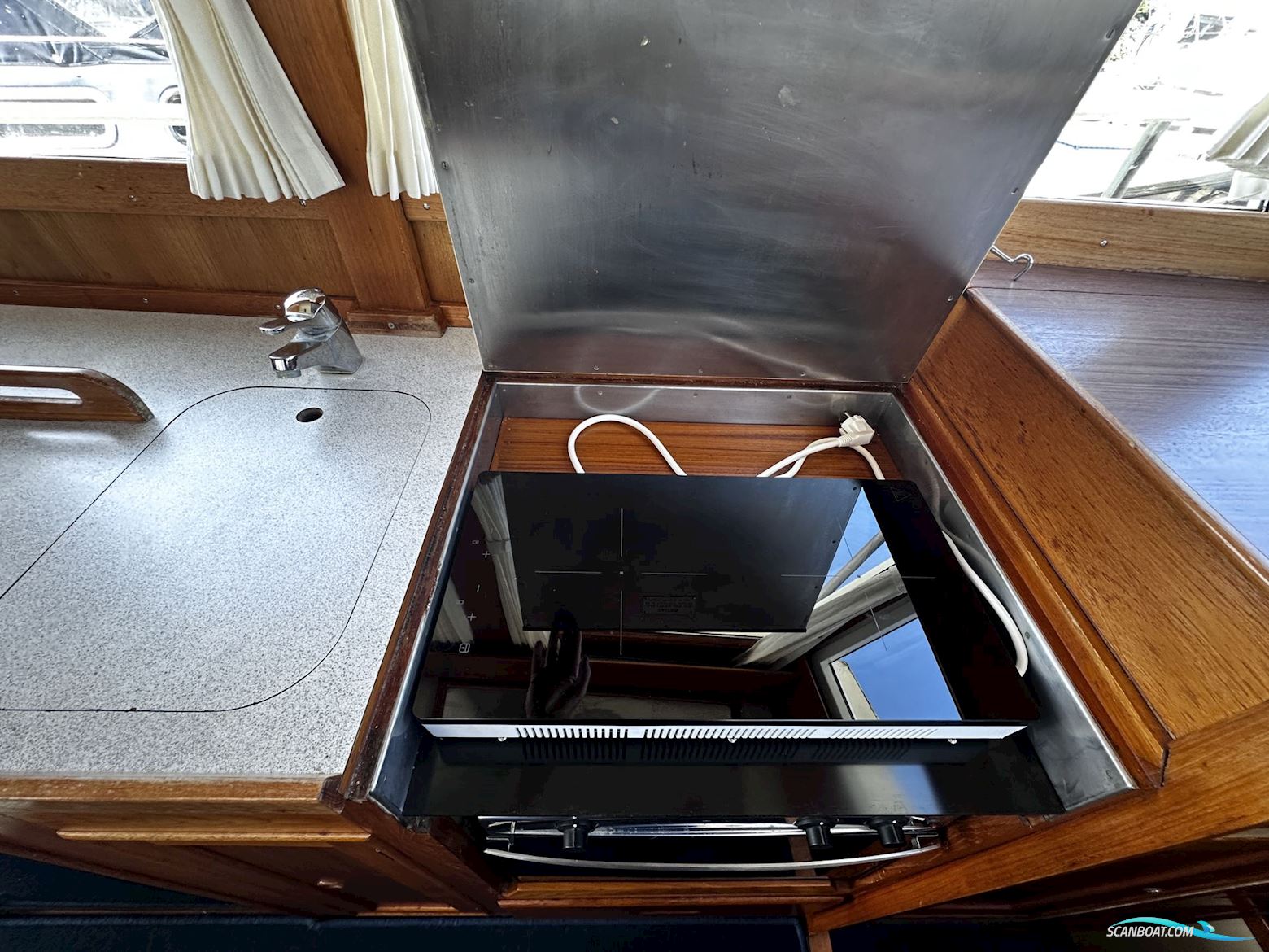 Grand Banks 32