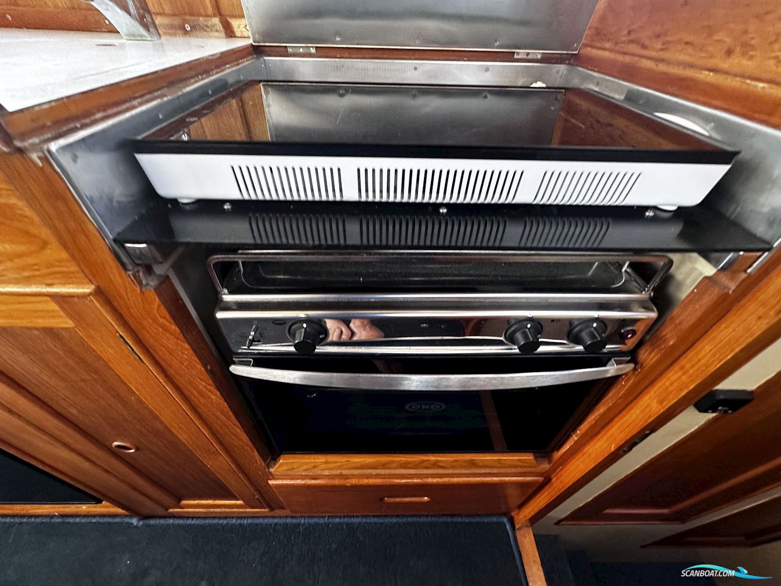Grand Banks 32