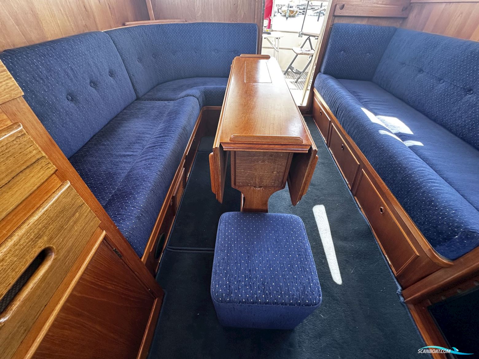 Grand Banks 32