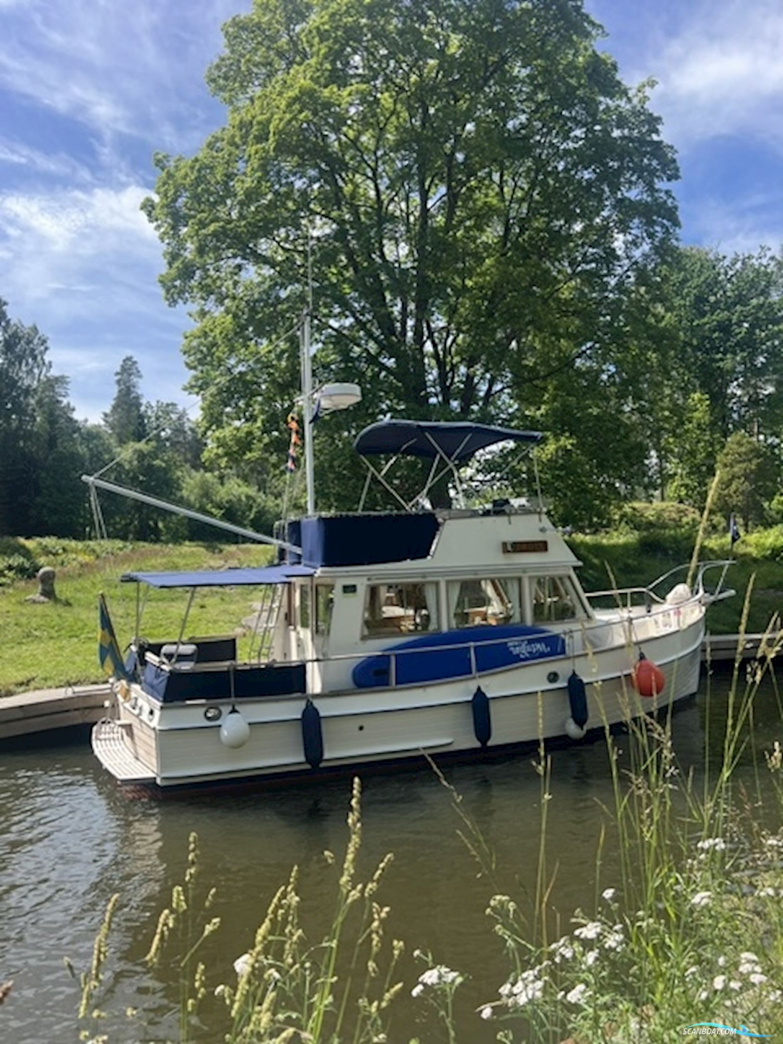 Grand Banks 32