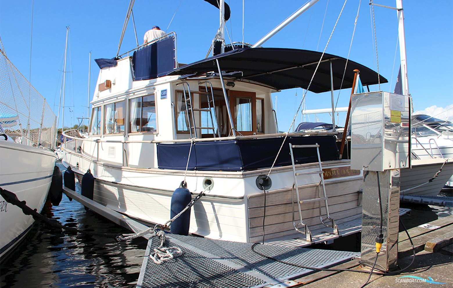 Grand Banks 32