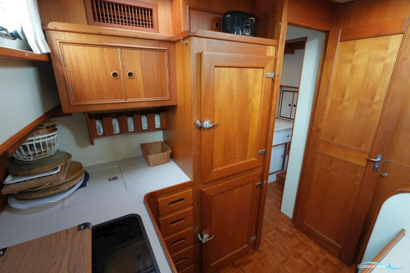 Grand Banks 46 Motor Yacht