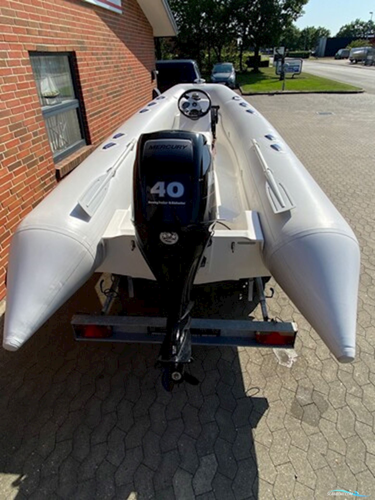 Grand S470 rib m/jockeypult m/Mercury F40 hk EFI og Scandic trailer