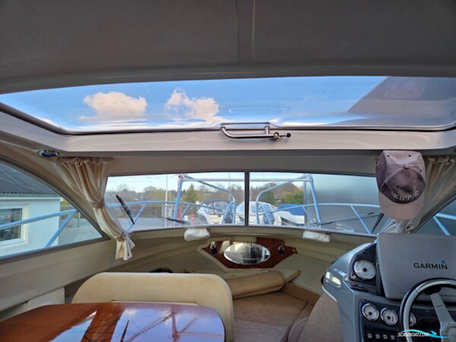 Grandezza 26 CA Med Volvo Penta D3 Diesel motor