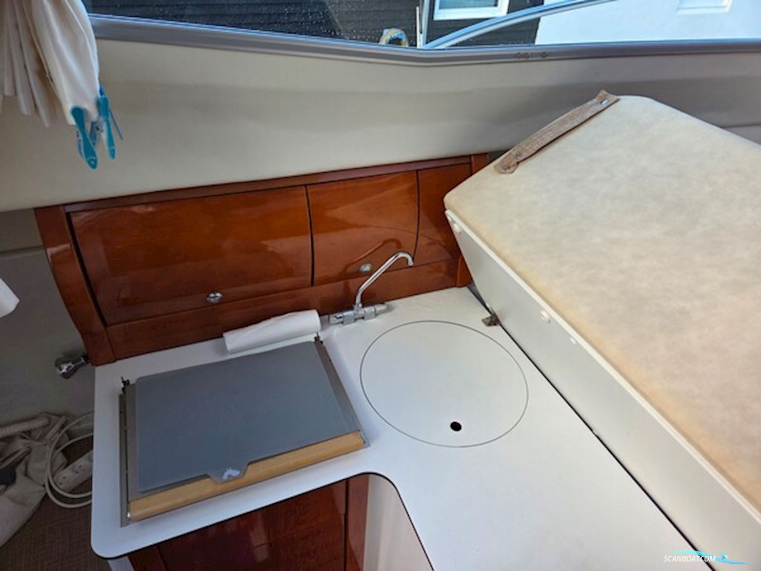 Grandezza 26 CA Med Volvo Penta D3 Diesel motor