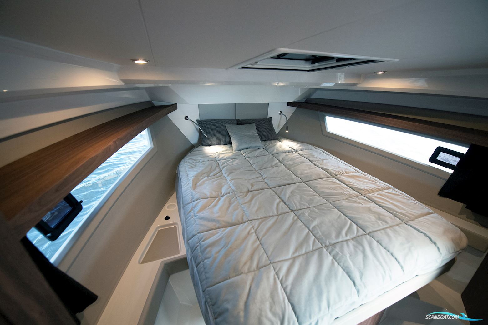 Grandezza 37 Outboard