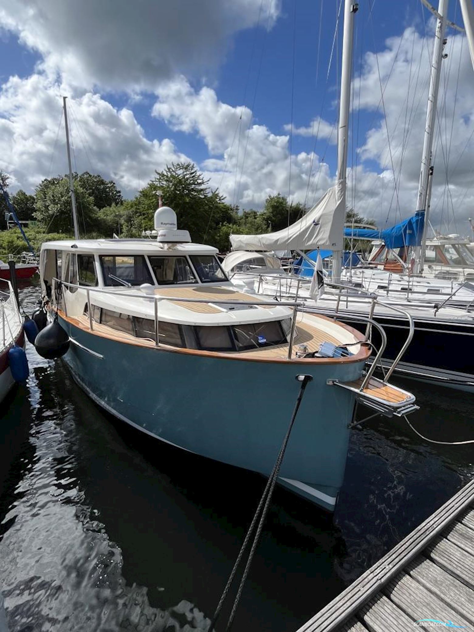 Greenline 33