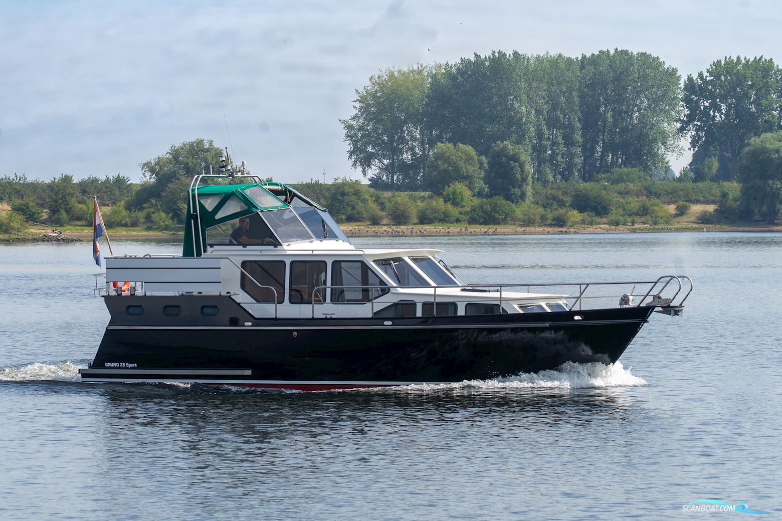 Gruno 35 Sport Motorboat 1998, with Vetus Diesel engine, The Netherlands