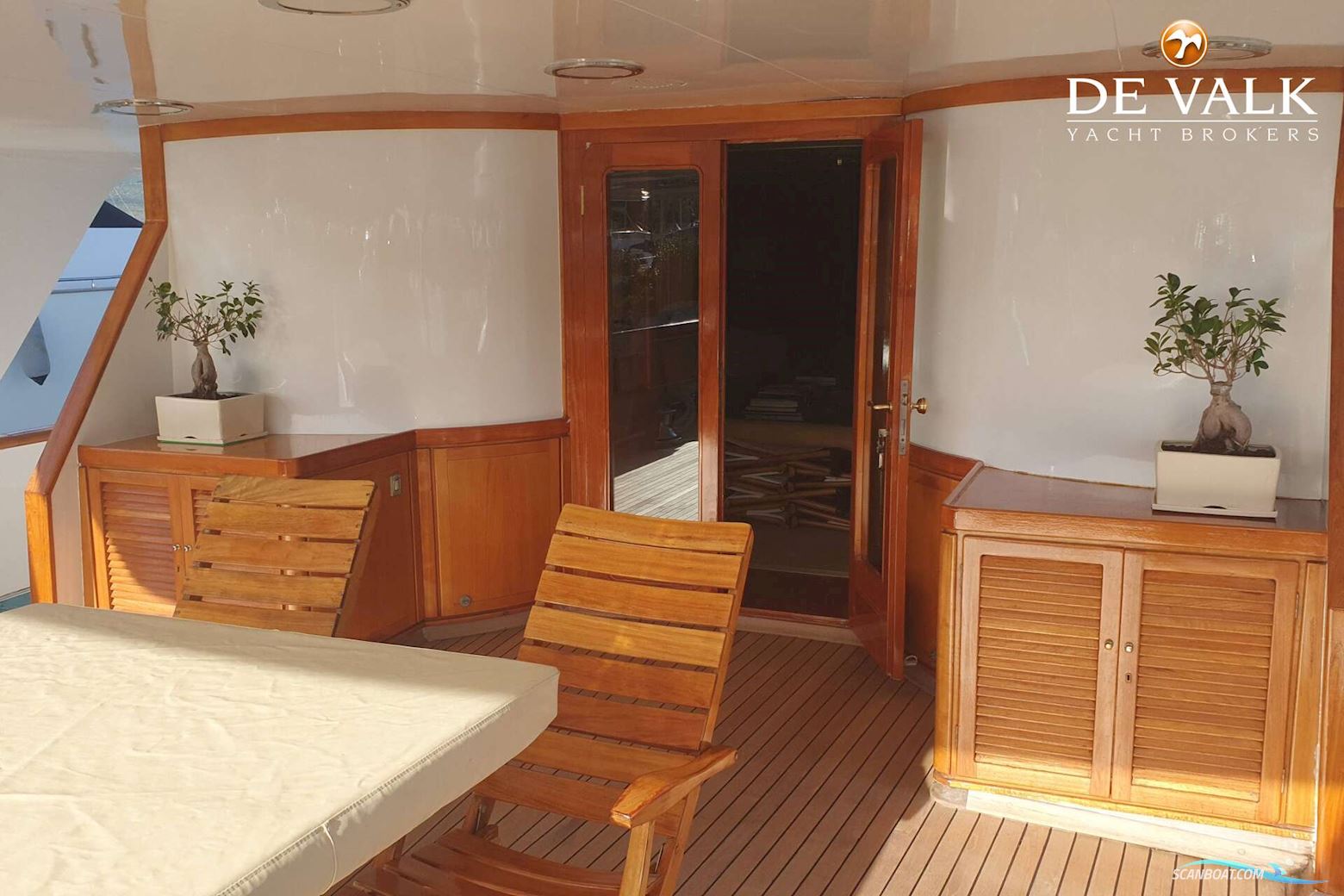 Hall Russell and Co Navetta