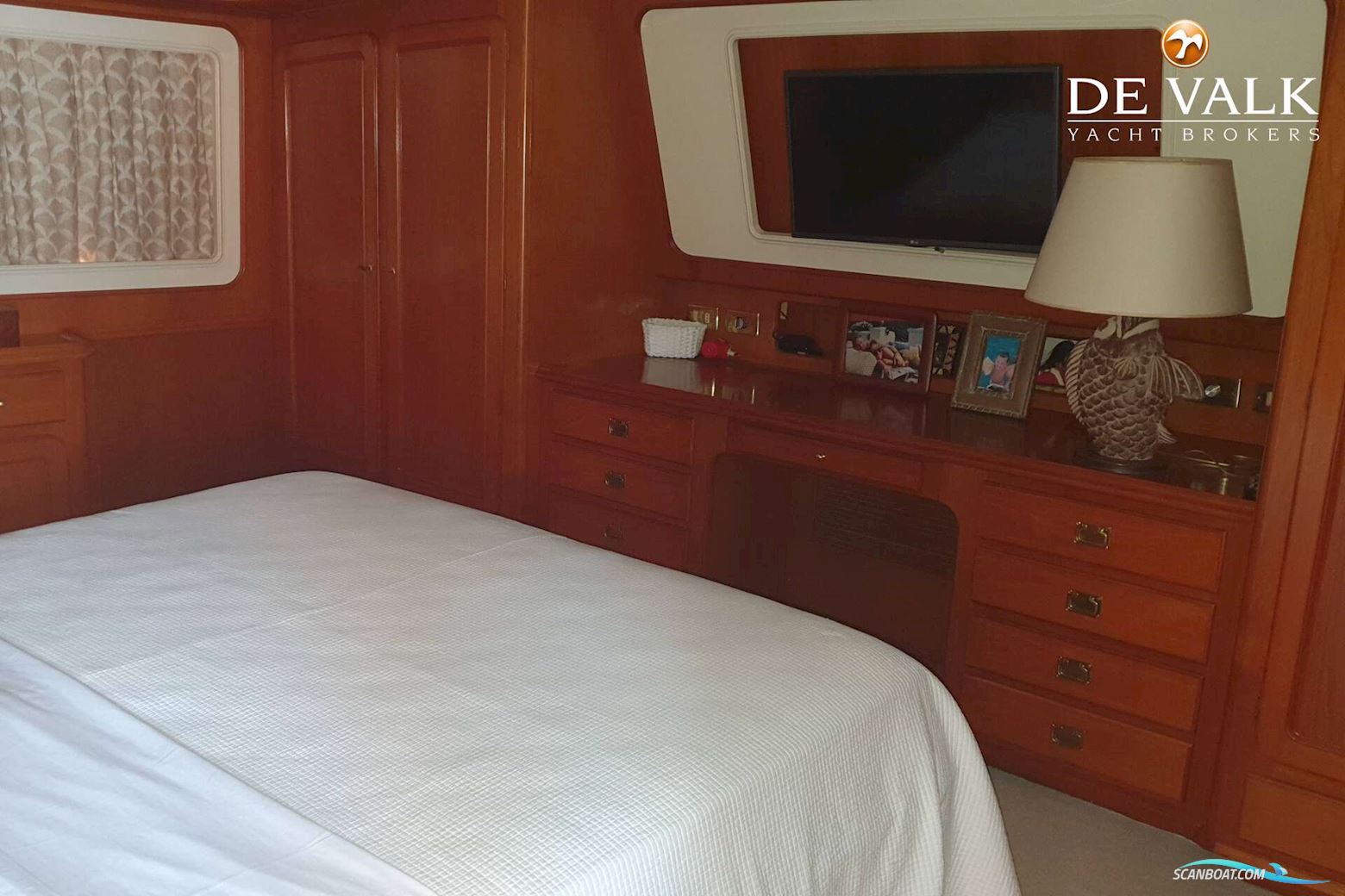 Hall Russell and Co Navetta