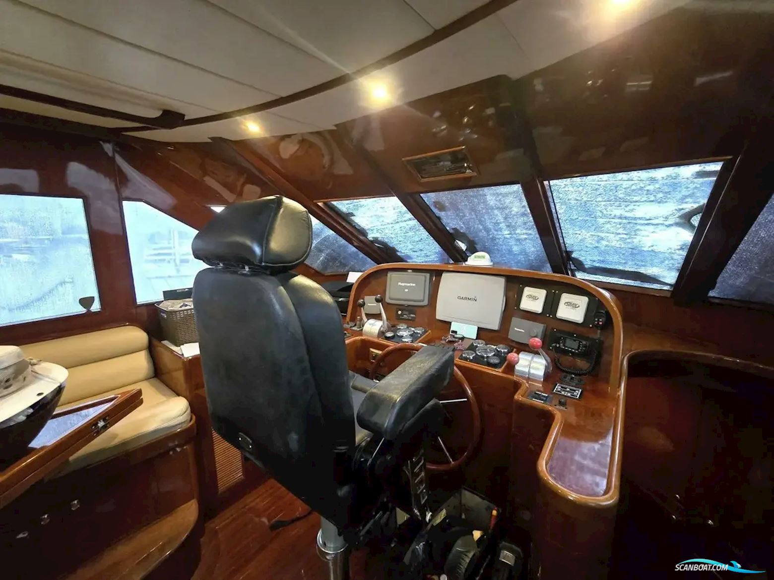 Hampton 558
