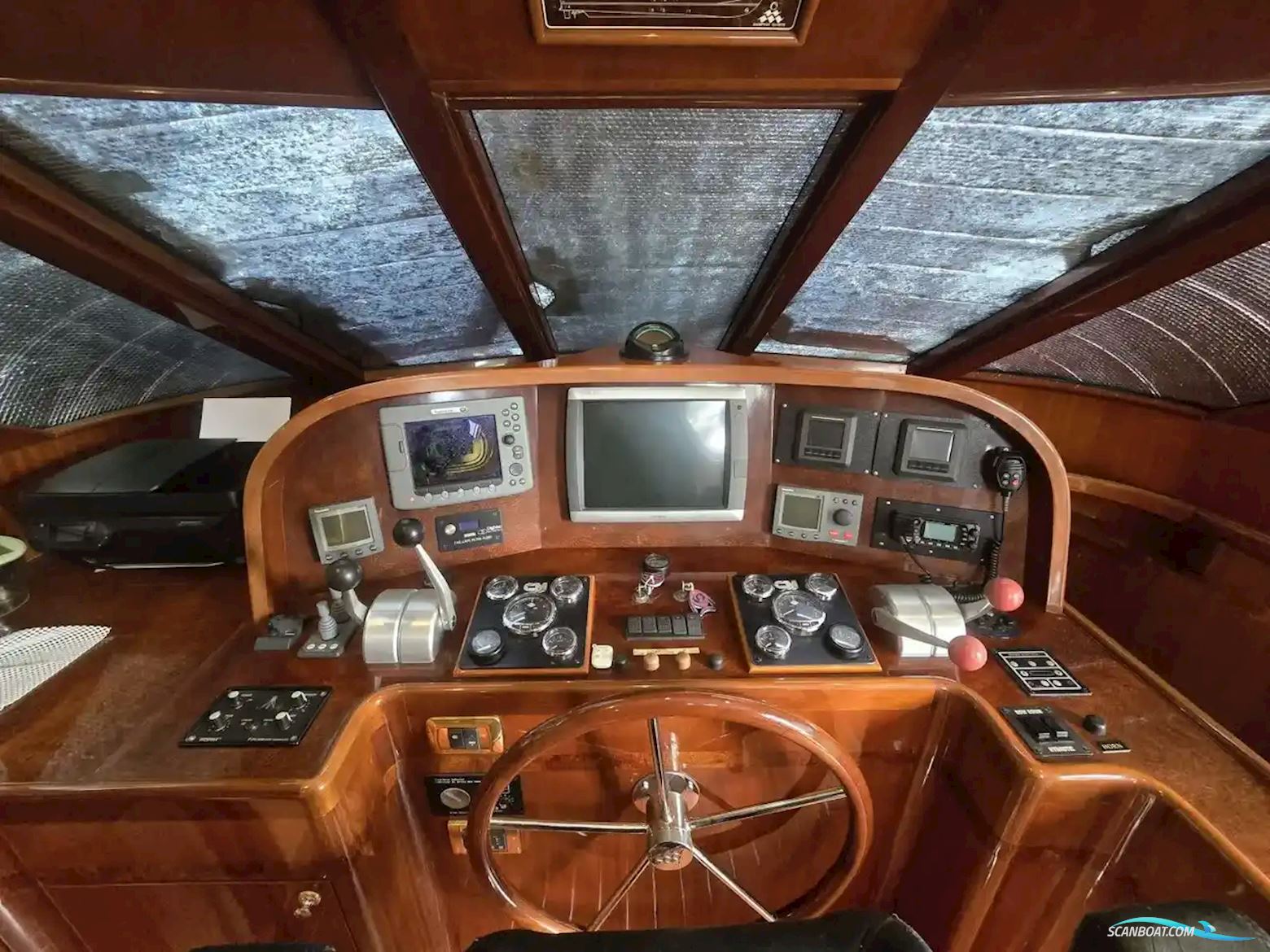 Hampton 558