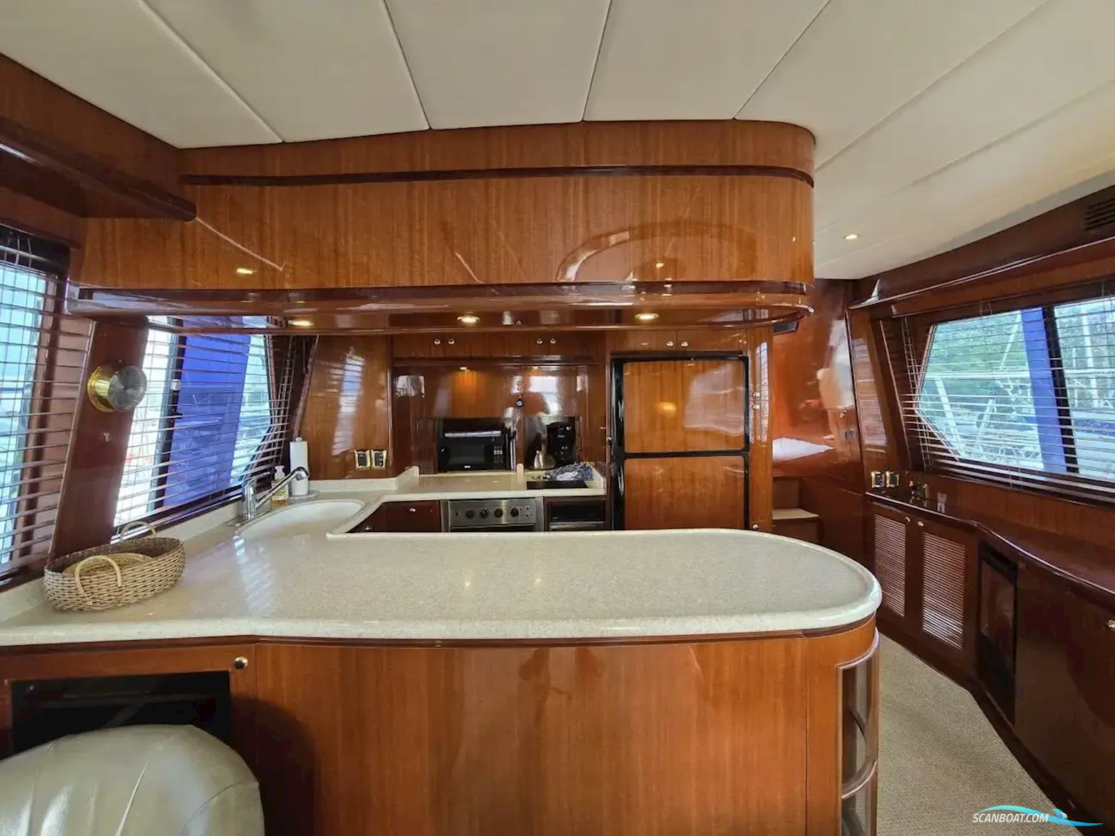 Hampton 558