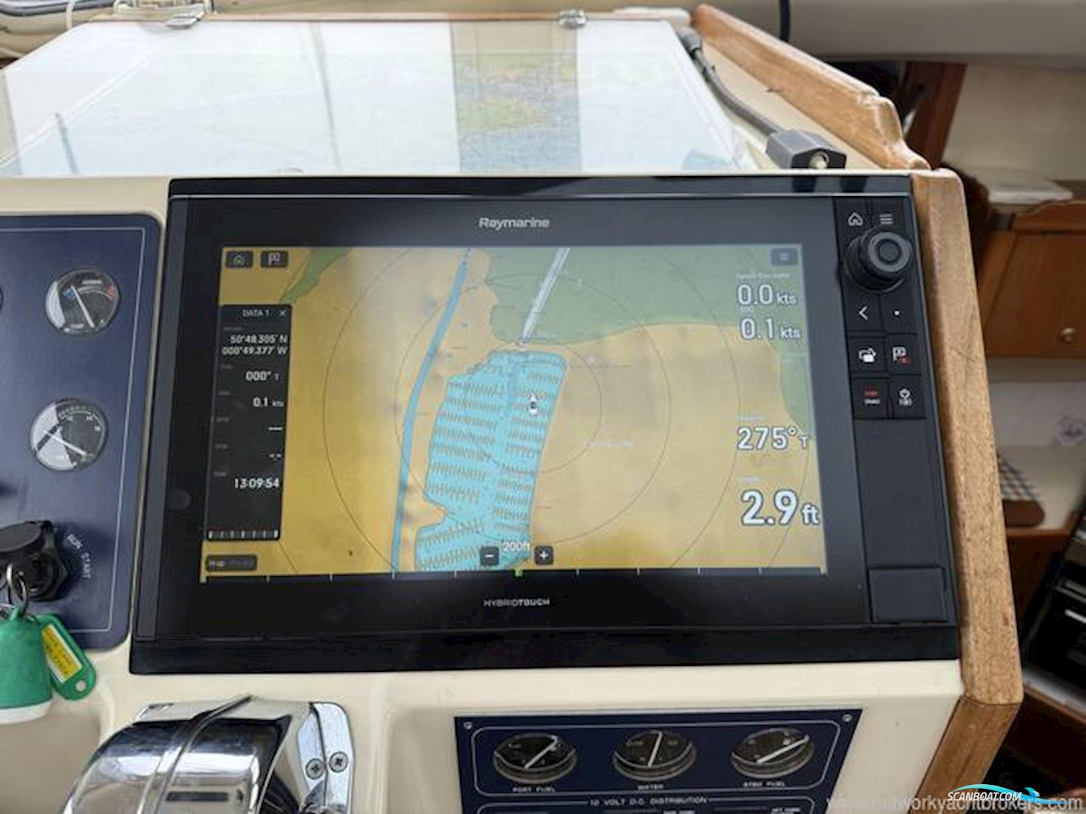 Hardy Marine 32 Commander