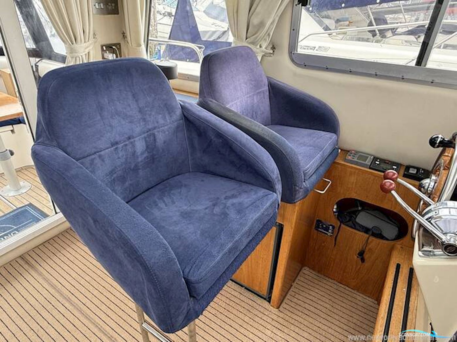 Hardy Marine 32 Commander