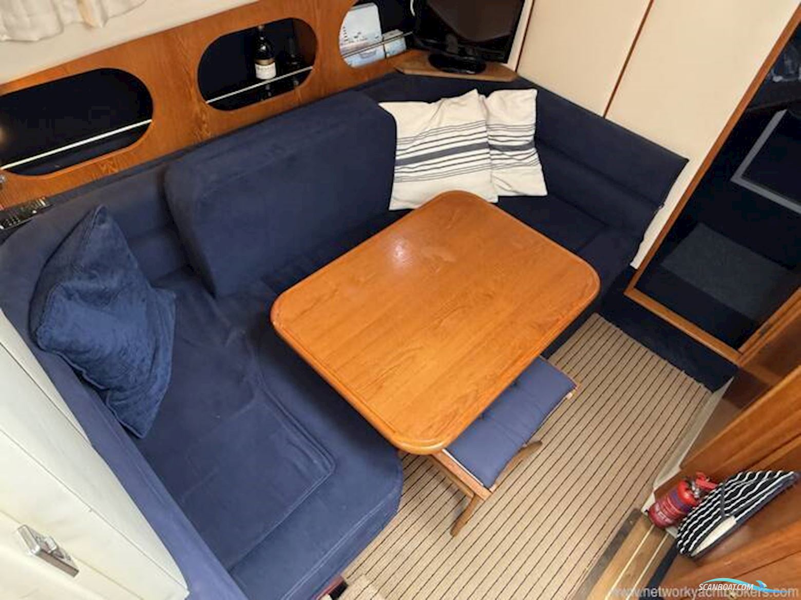 Hardy Marine 32 Commander