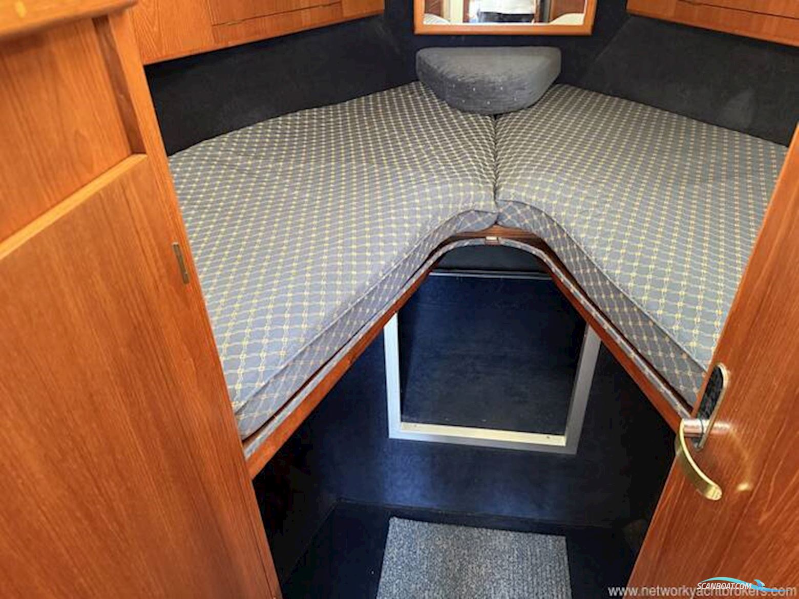 Hardy Marine 32 Commander