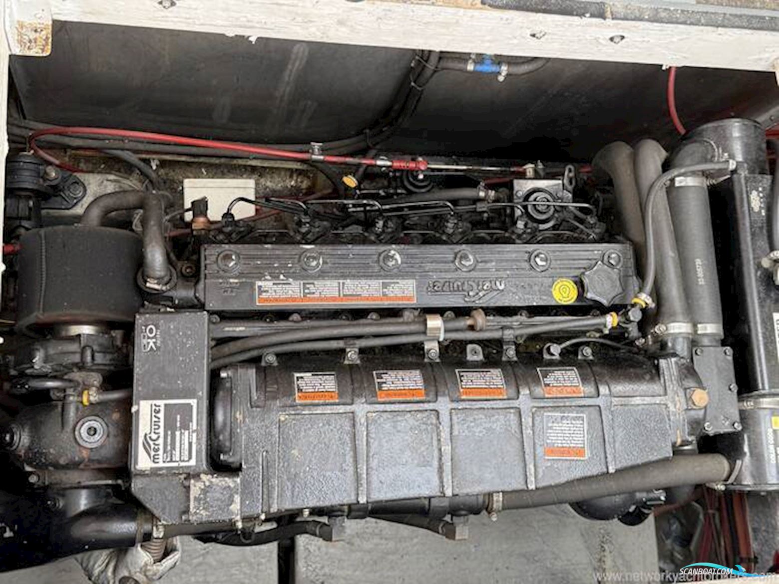 Hardy Marine 32 Commander