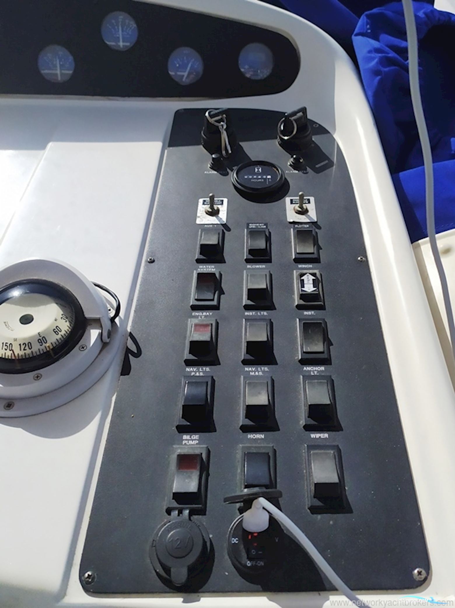 HARDY MARINE Seawing 305