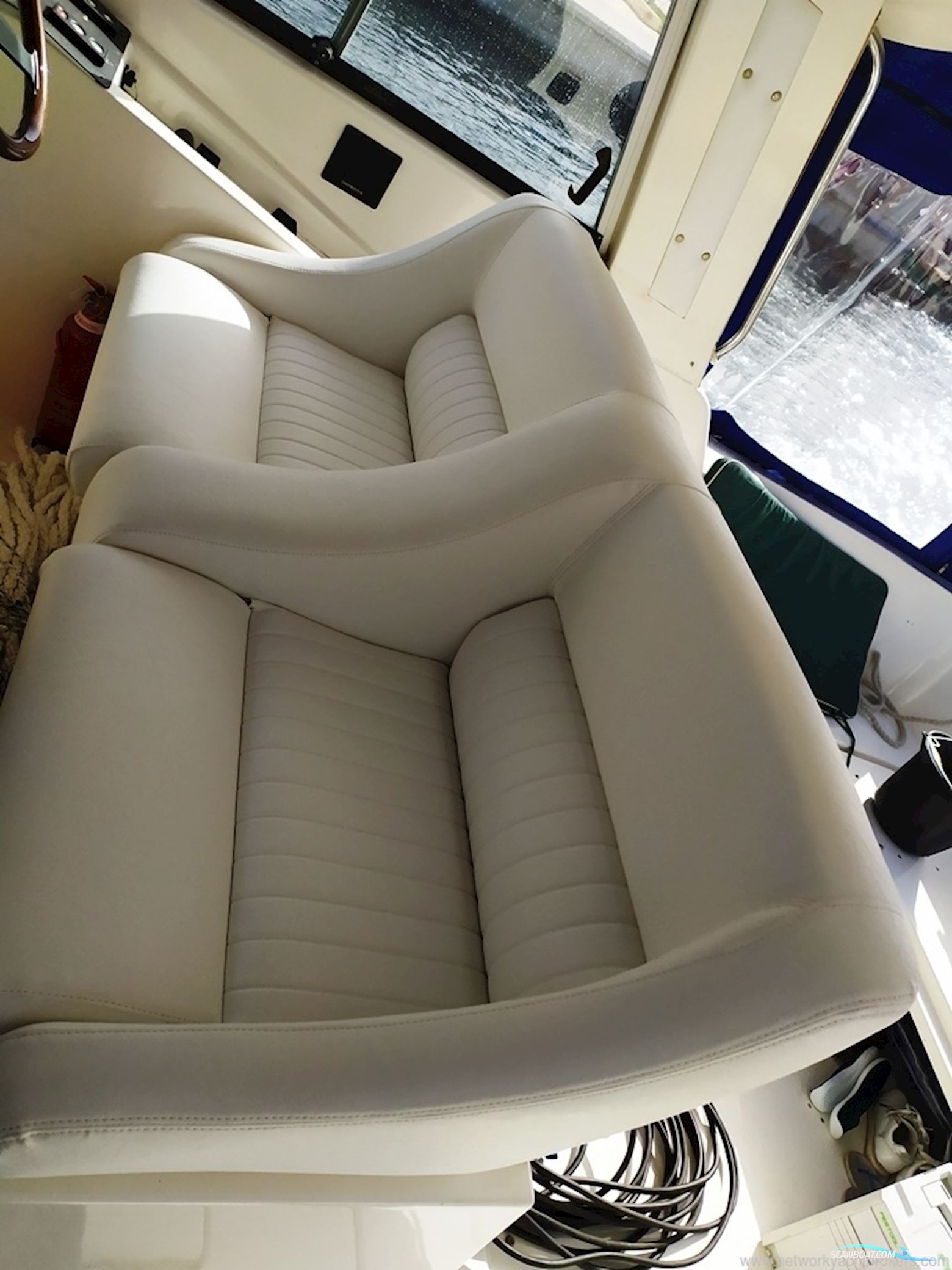 HARDY MARINE Seawing 305