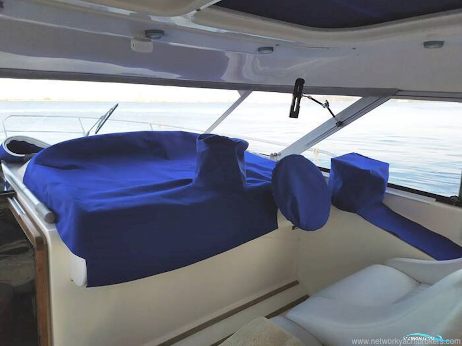 HARDY MARINE Seawing 305