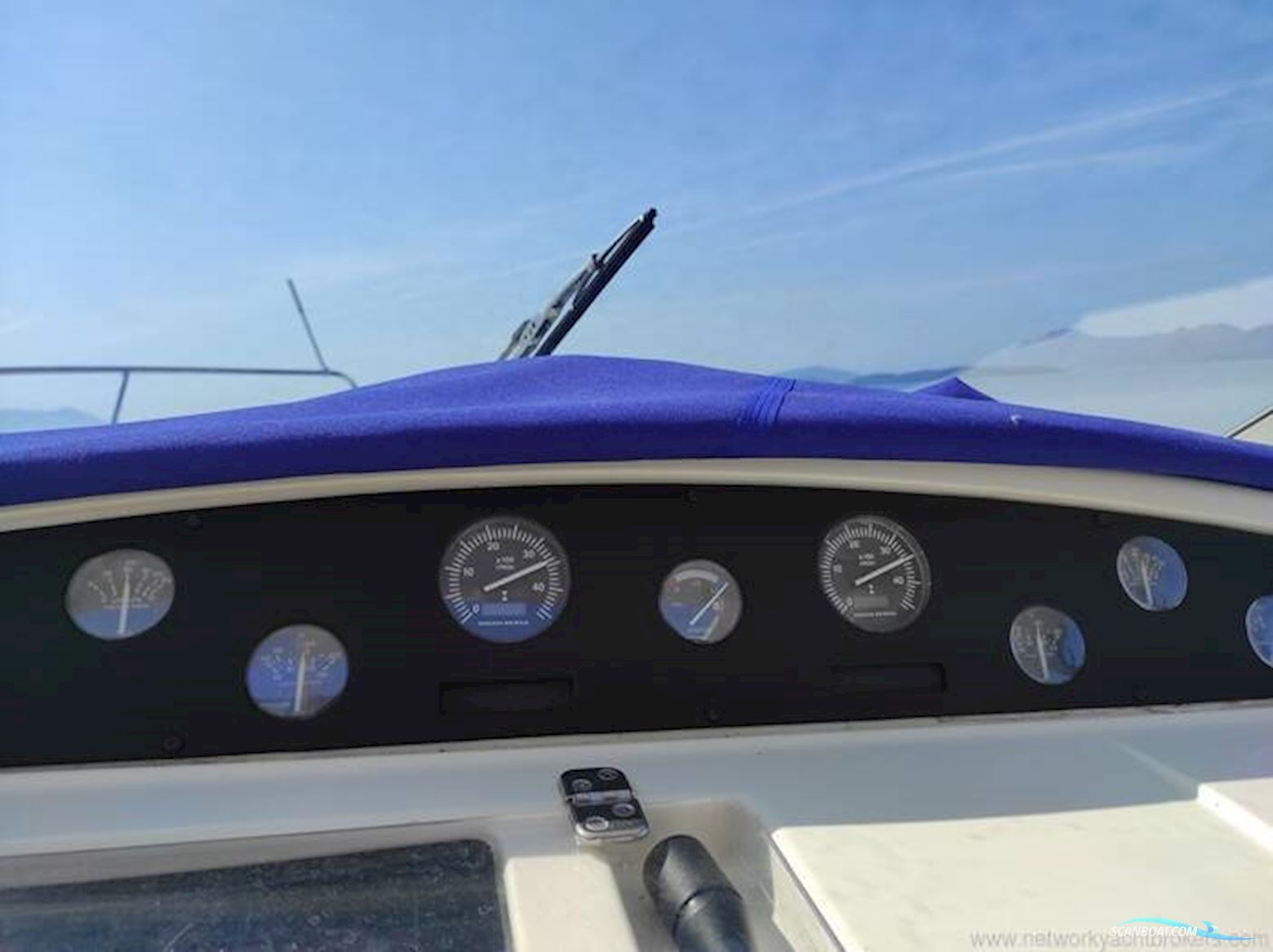 HARDY MARINE Seawing 305