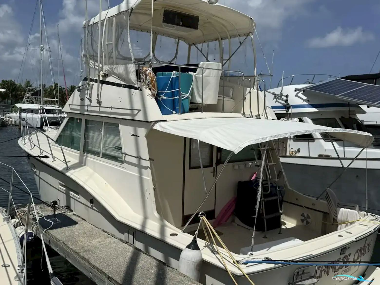 Hatteras 37 Convertible