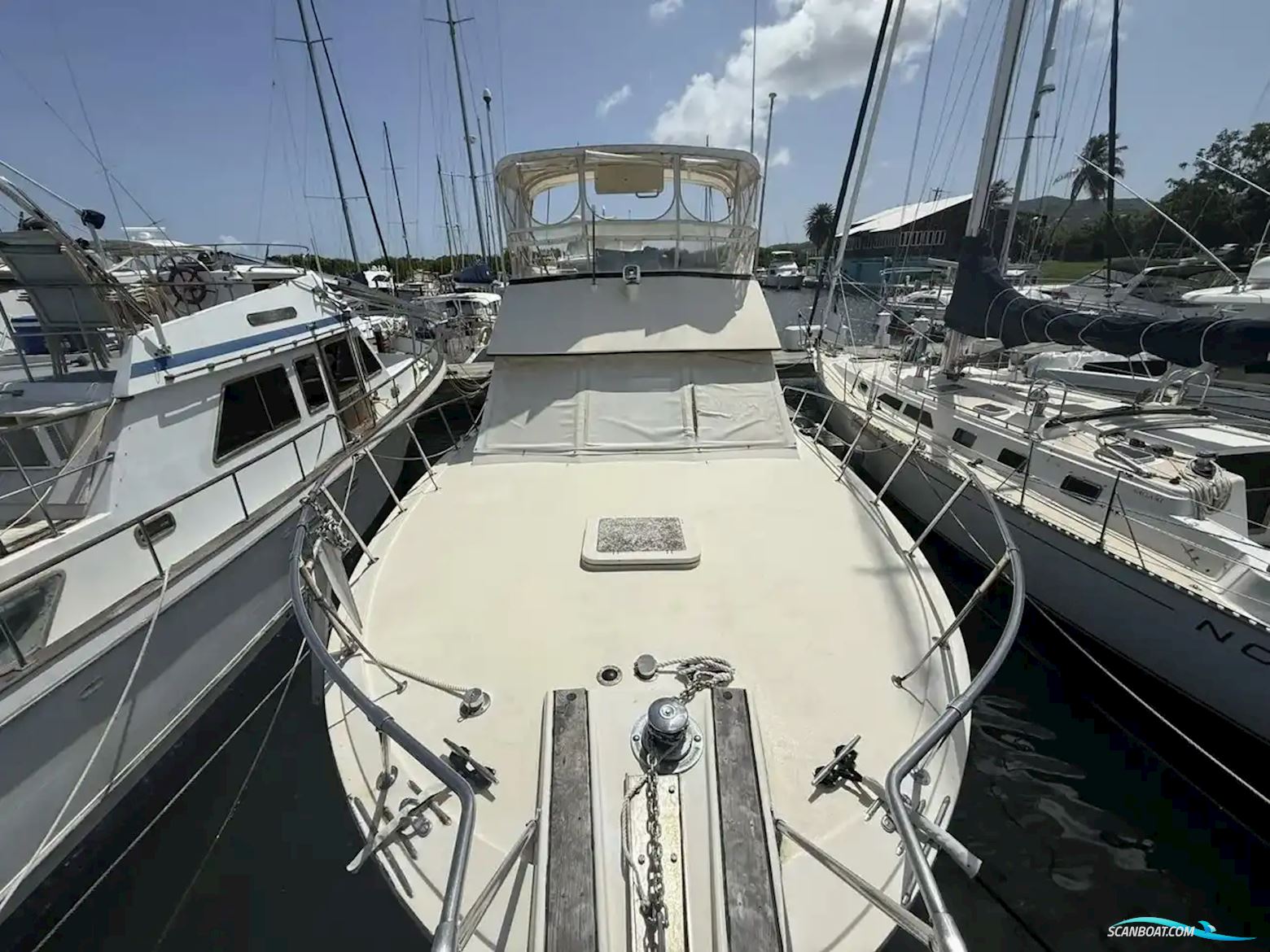 Hatteras 37 Convertible