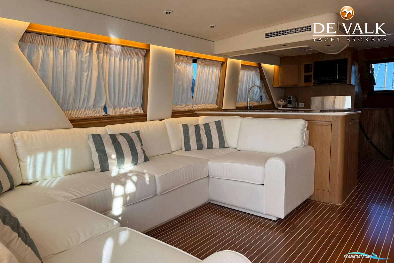 Hatteras 65 Convertible