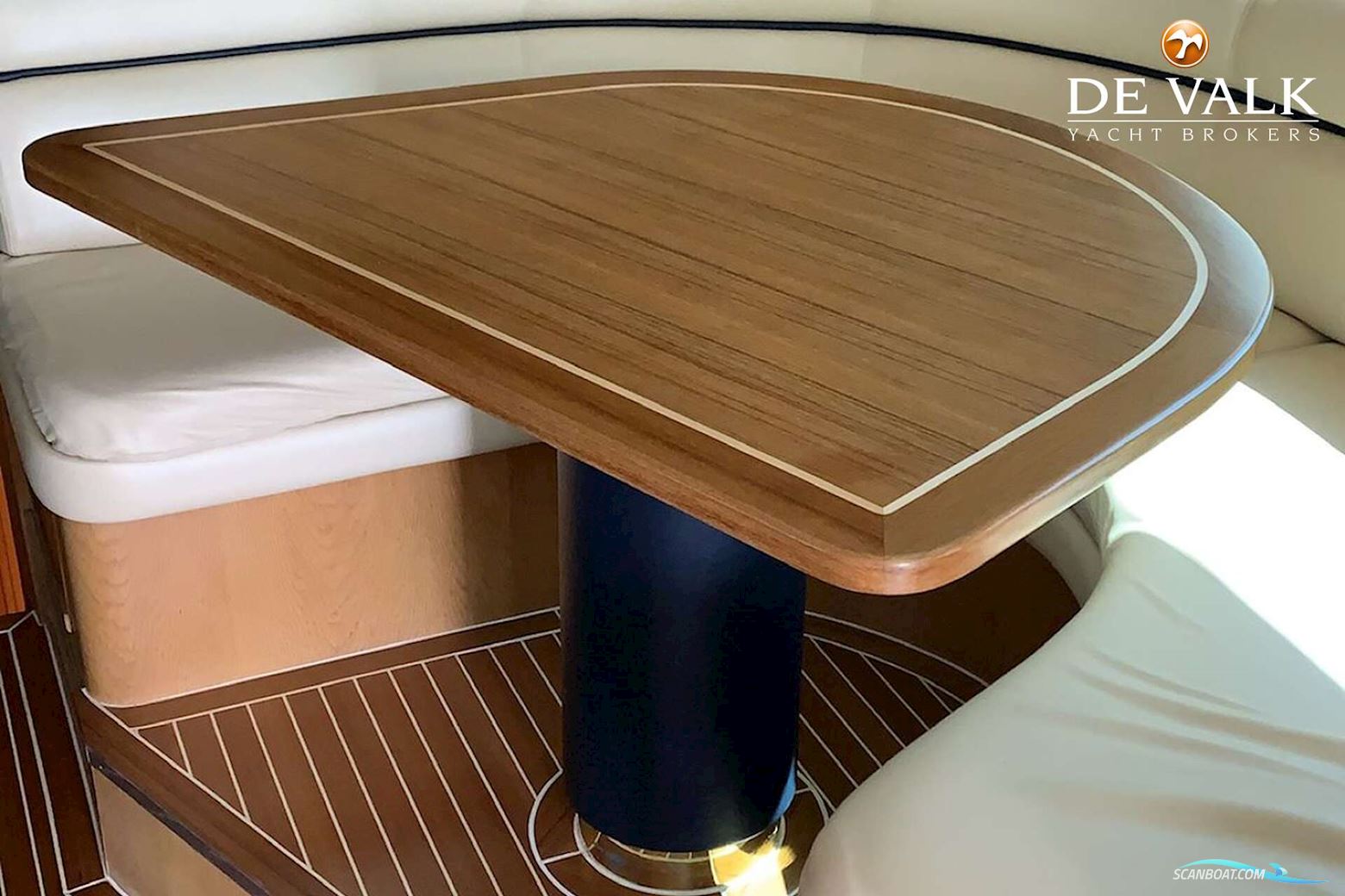 Hatteras 65 Convertible