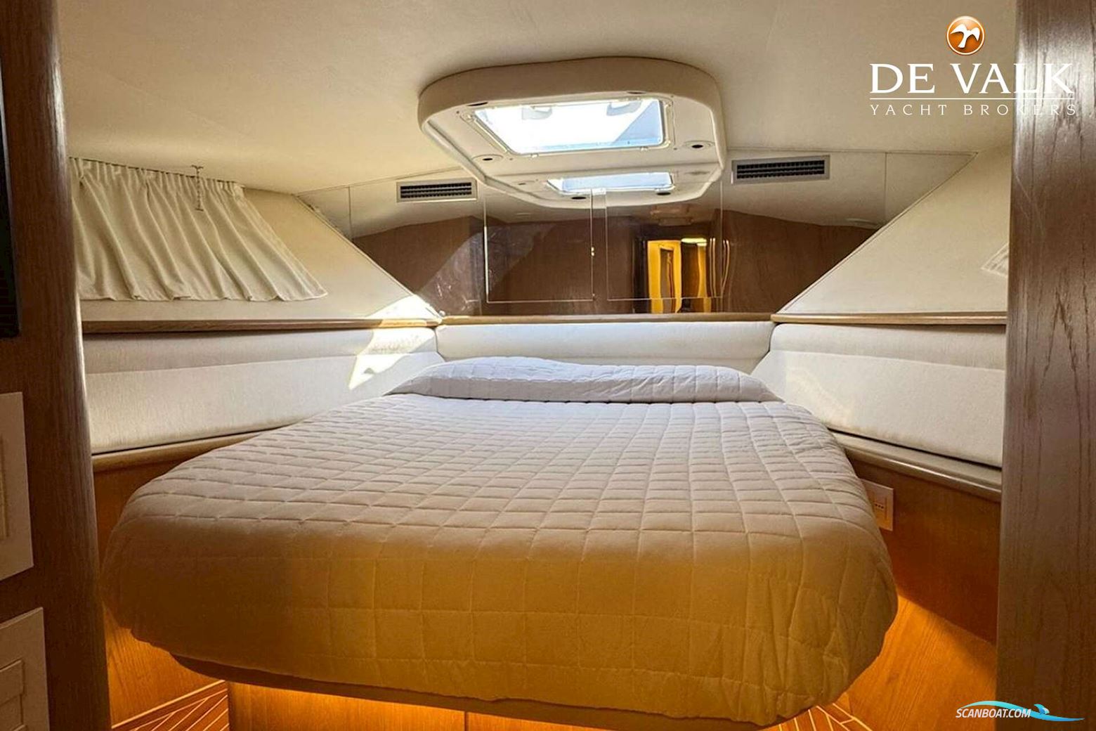 Hatteras 65 Convertible