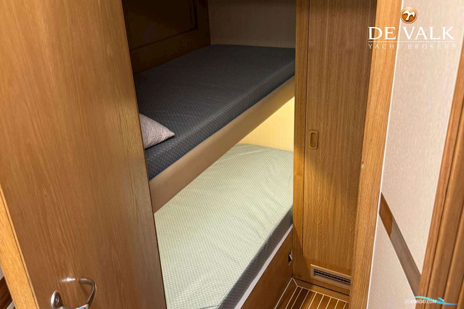 Hatteras 65 Convertible