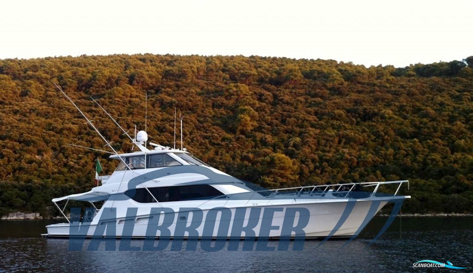 Hatteras 70' Convertible Motorboat 2004, with Mtu Friedrichschafen 16 V 2000 M 90 engine, Italy