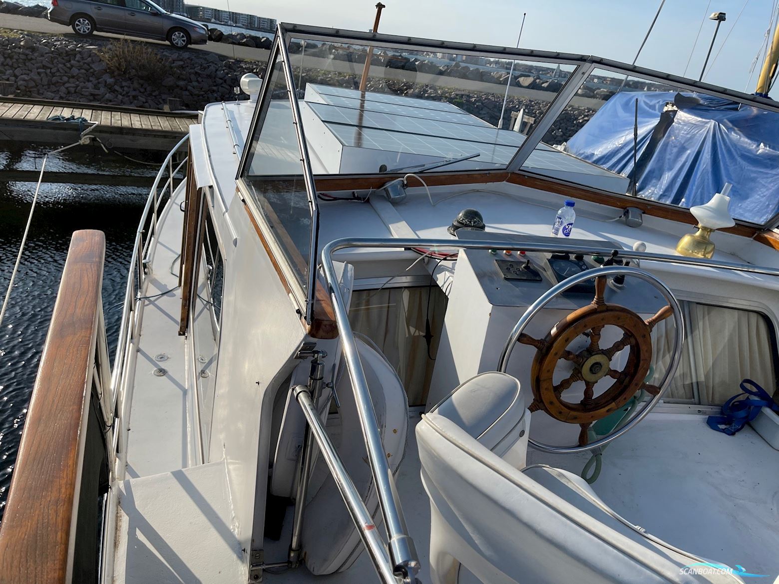 Helårs motorbåd med flybridge 44 fod Hoekstrakruiser