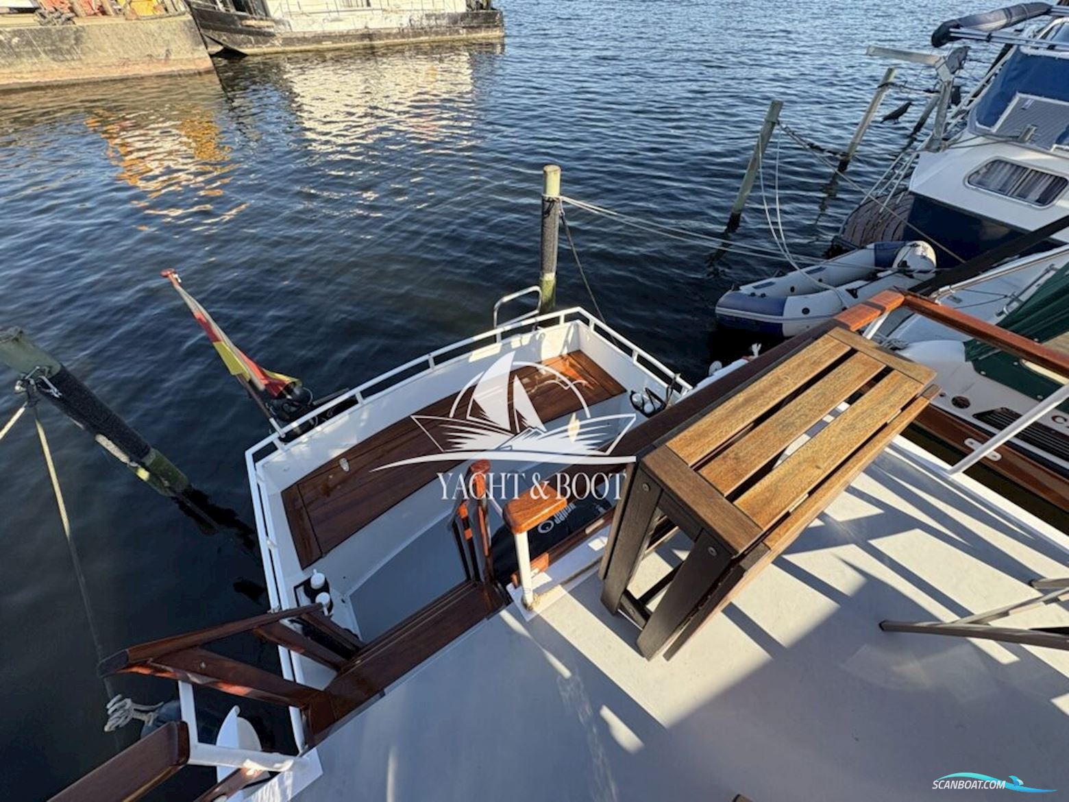 Holländischer Werftbau Crowntrawler 830