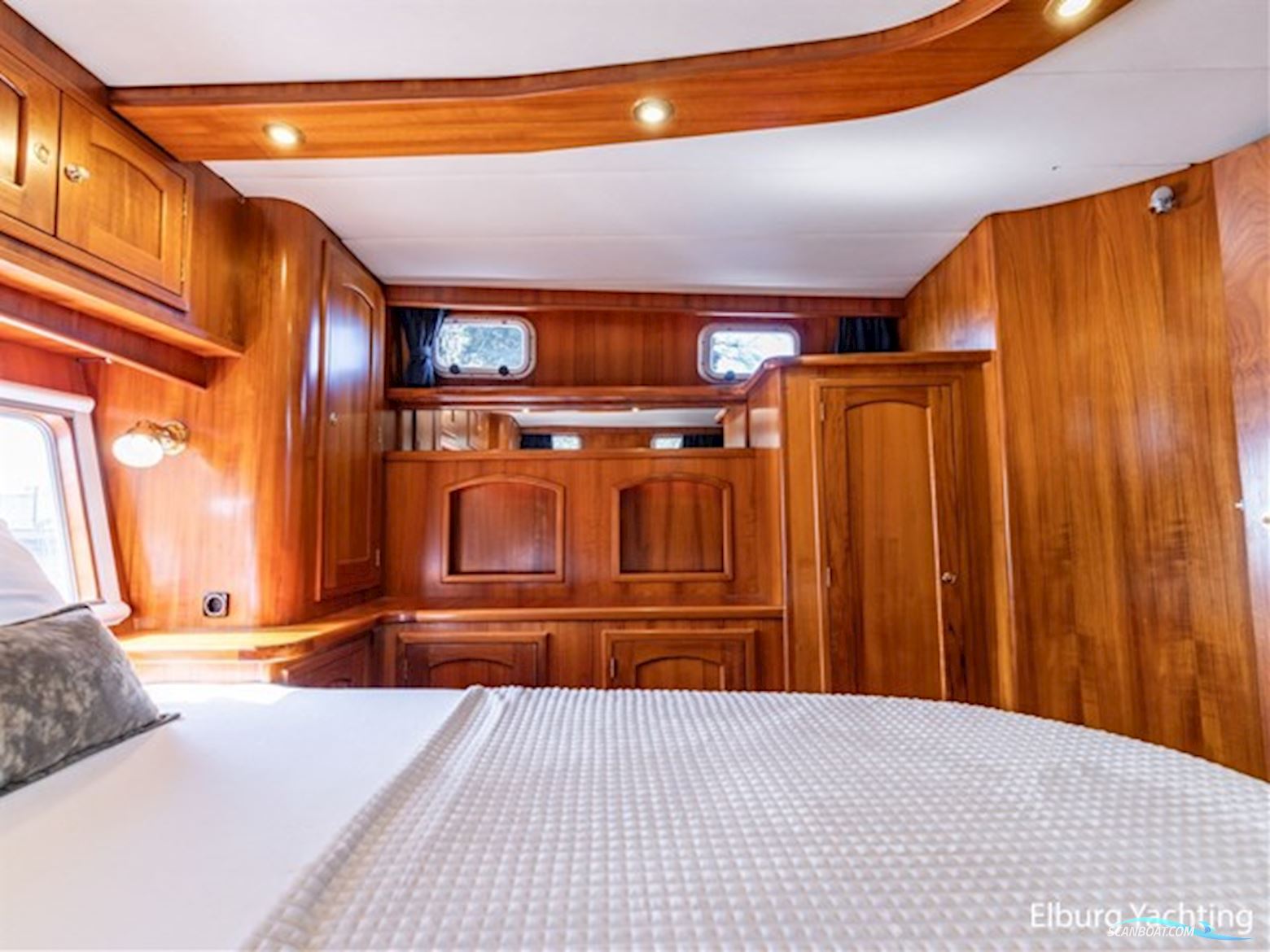 Holterman 48 Trawler - Stabilizers