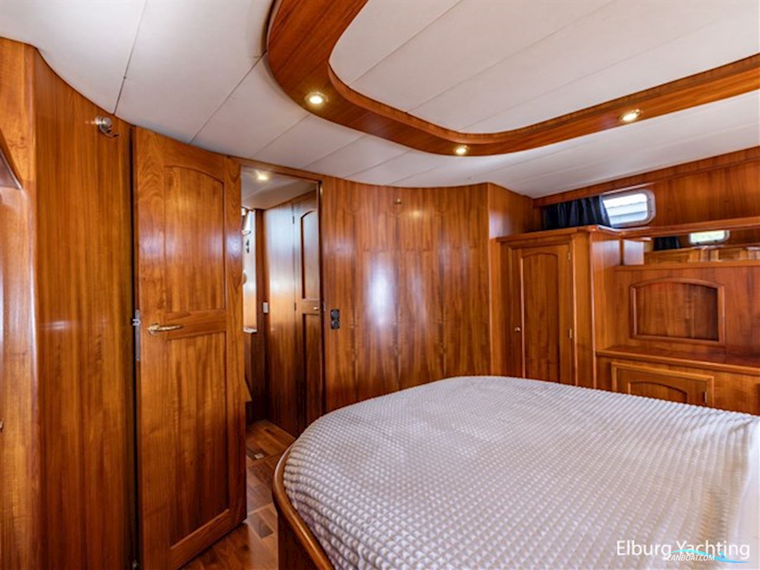 Holterman 48 Trawler - Stabilizers