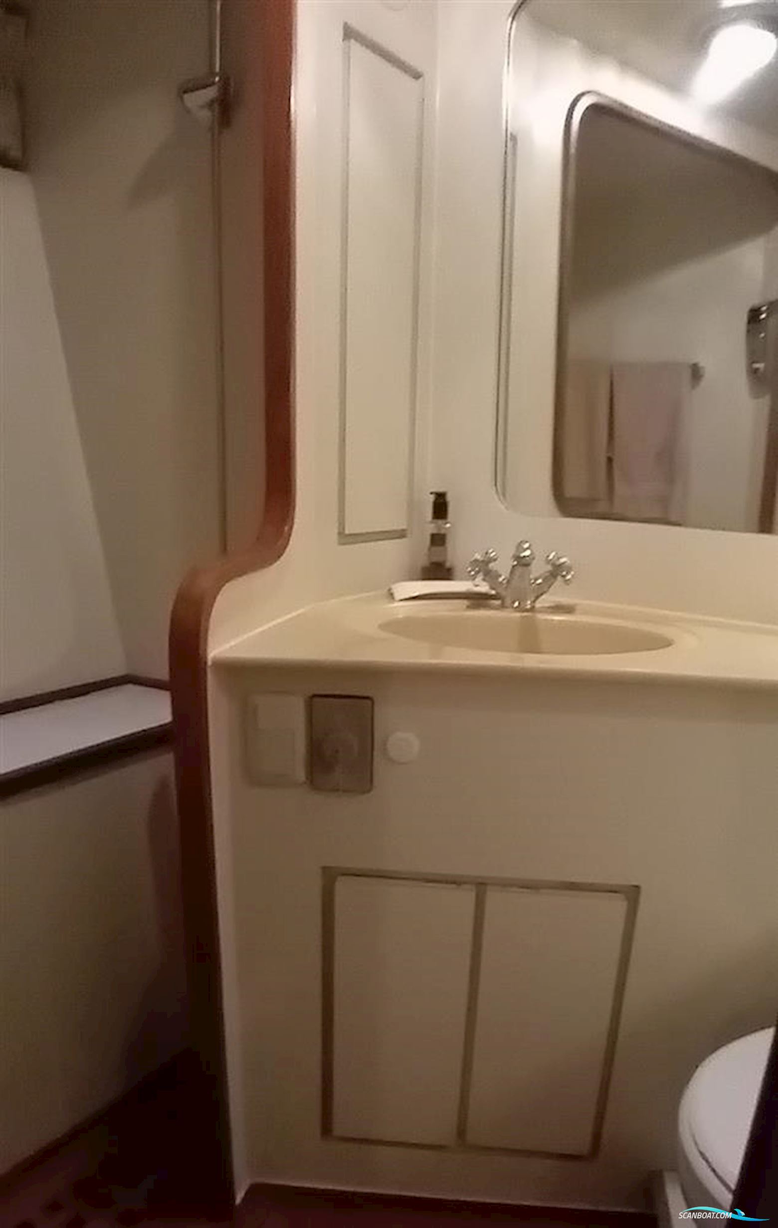 Horizon 47 Trawler Motor Yacht