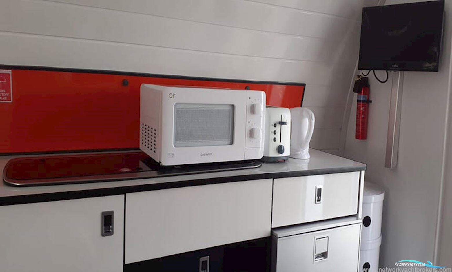 Houseboat MX 24 Glampboat